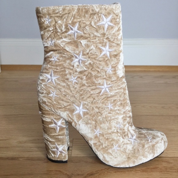 Wild Diva crushed velvet star ankle boots - Picture 4 of 14
